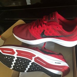 Nike Dowshifter 7 Size 9.5